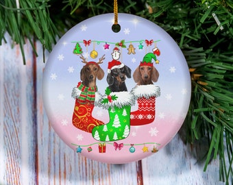 Adorno de cerámica Dachshund / Adorno de Navidad Dachshund / Regalo Dachshund / Calcetines de Navidad Pijama Dachshund Adorno de perro