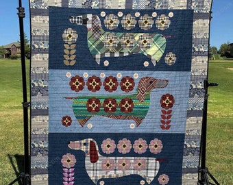 Dachshund Quilt / Dachshund Lovers Quilt / Dachshund Gift / Love Dachshunds TH0107 Quilt