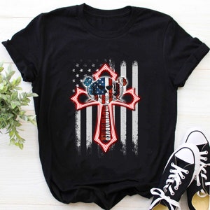 Ironworker Xmas Shirt / Ironworker Hoodie / Ironworker Shirt / Ironworker T-shirt / Ironworker Gift / Ironworker American Flag Cross Shirt