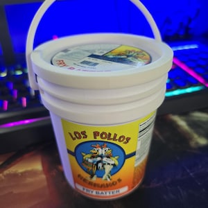 Los Pollos Hermanos mini bucket