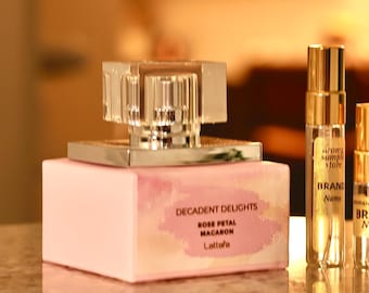 Muestra de perfume Decadent Delights • Fragancia Lattafa • Macaron de pétalos de rosa • Toque floral de vainilla