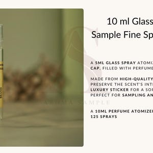 K&ouml;nnte beinhalten: Ein 10 ml Glas-Parf&uuml;m-Sample-Feinspr&uuml;hzerst&auml;uber. Die transparente Glasflasche hat ein goldenes Etikett mit dem Markennamen. Der Text auf dem Etikett lautet "Name Brand". Der Zerst&auml;uber ist f&uuml;r Proben und Reisen konzipiert.
