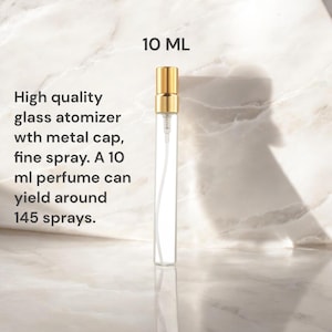 K&ouml;nnte beinhalten: Ein transparenter Glaszerst&auml;uber mit goldfarbenem Metallverschluss und feinem Spr&uuml;hstrahl. Der Zerst&auml;uber ist 10 ml gro&szlig; und kann etwa 145 Spr&uuml;hst&ouml;&szlig;e erzeugen. 10 ML