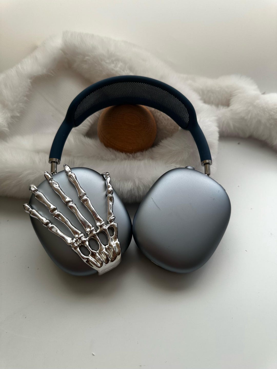 【送料関税込】THE EON airpods max case Skeleton Spike 送料関税込】THE EON airpods max case Skeleton Spike