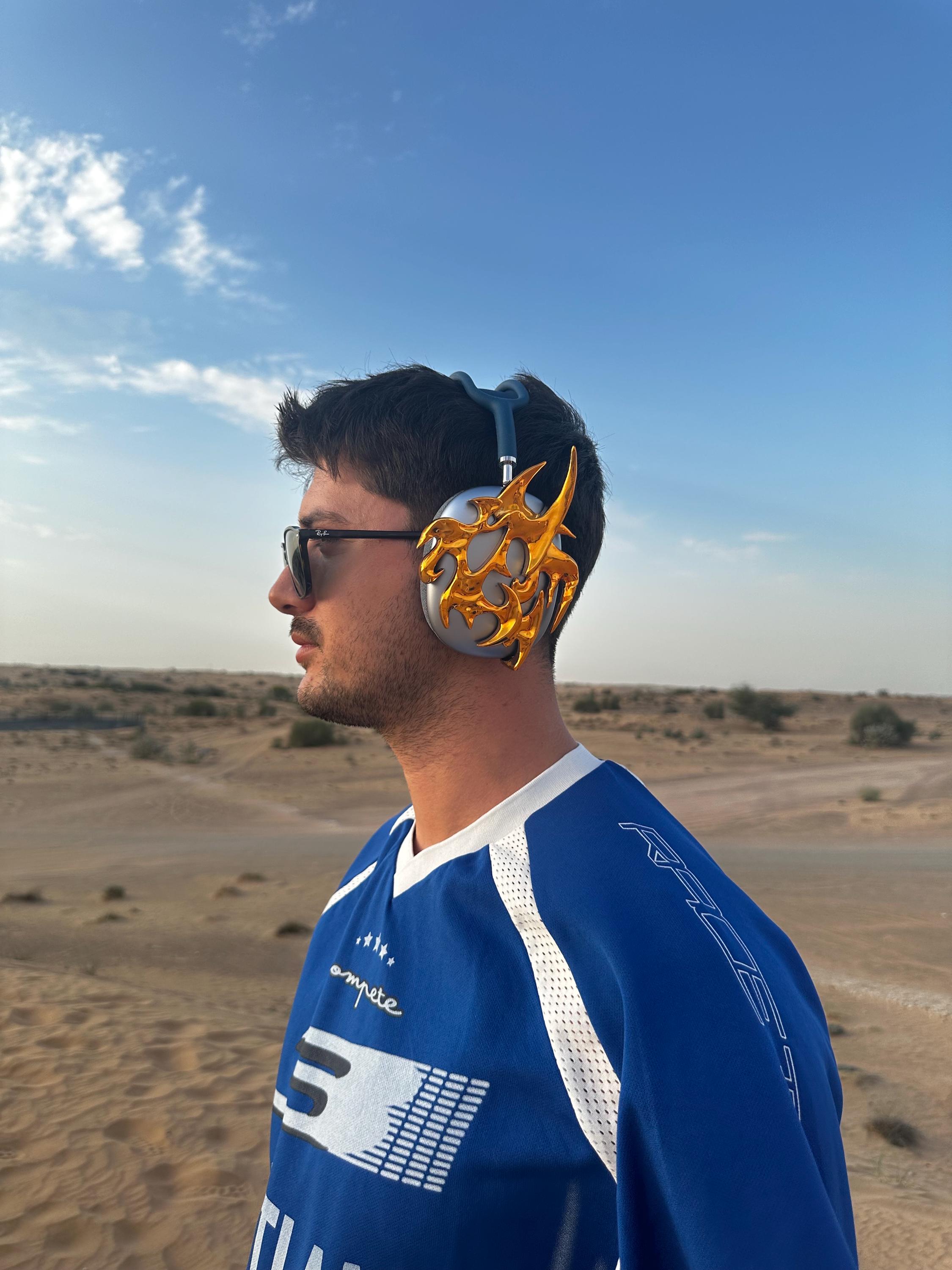 Airpods Max Bumerang Headphones Attachment Design by Tudze Airpods Max Bumerang Headphones Attachment Design by Tudze
