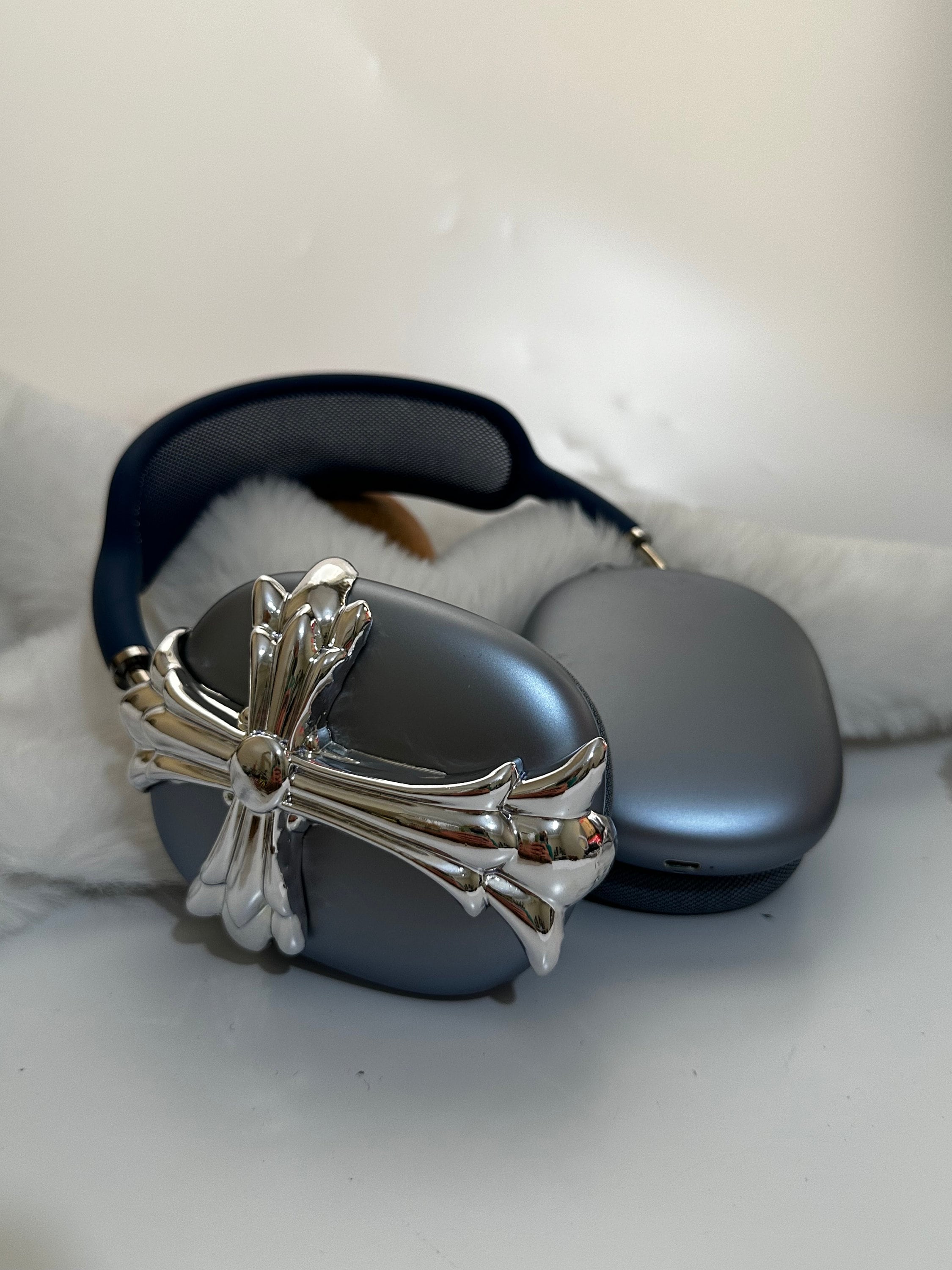Airpods Max Pewter Cross Earbuds Attachment / Headphones Airpods Max Pewter Cross Earbuds Attachment / Headphones