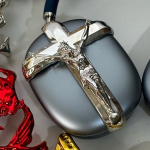 AirPods Max Jesus Christ Earbuds Attachment / Christian Gifts / AirPods Max Case Cover / 3D Resin Print Art / Bible / Chrome Silver Gold