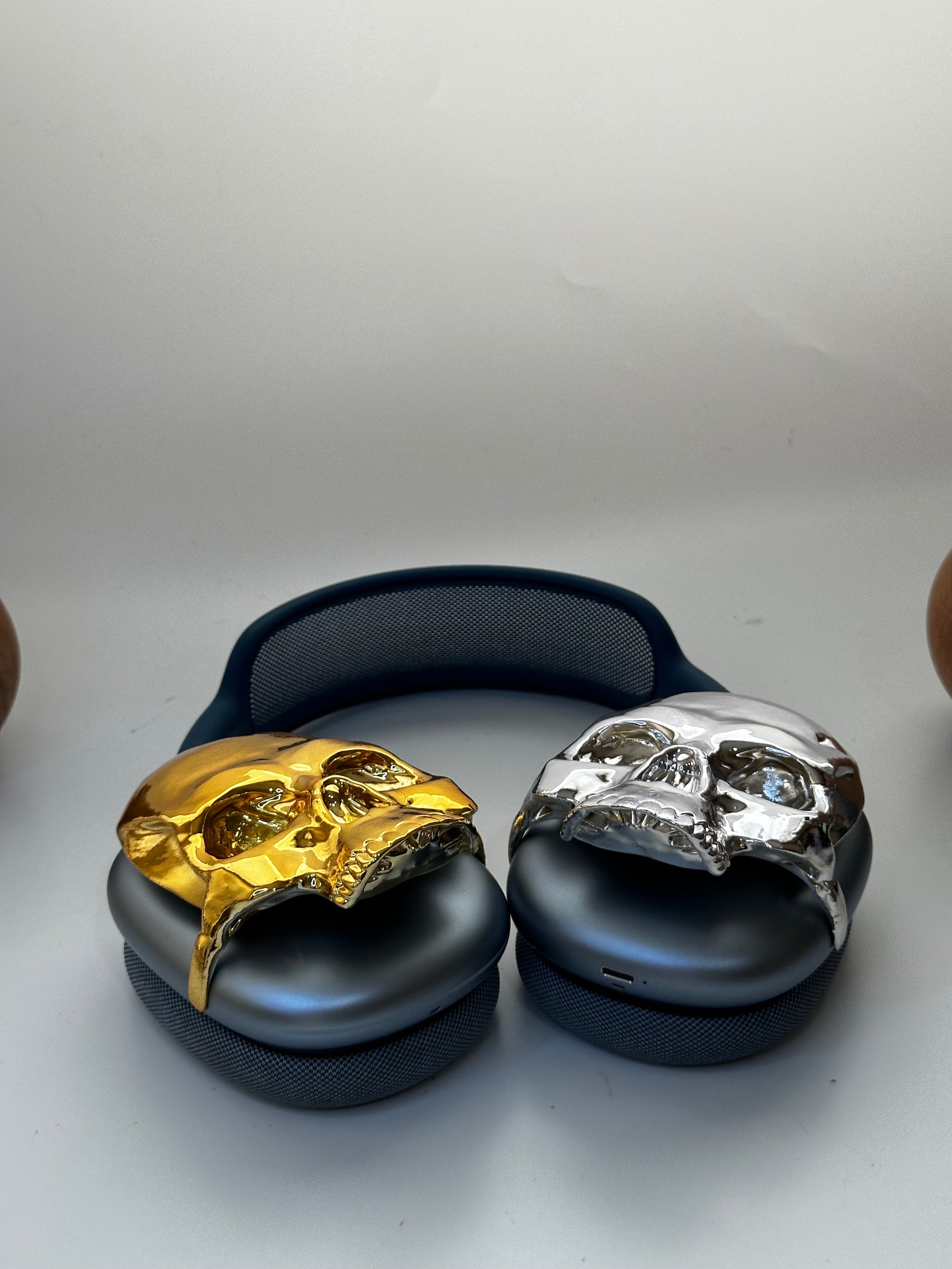 3D Printed 'skeleton Head' Airpods Max Attachment: Glossy Chrome