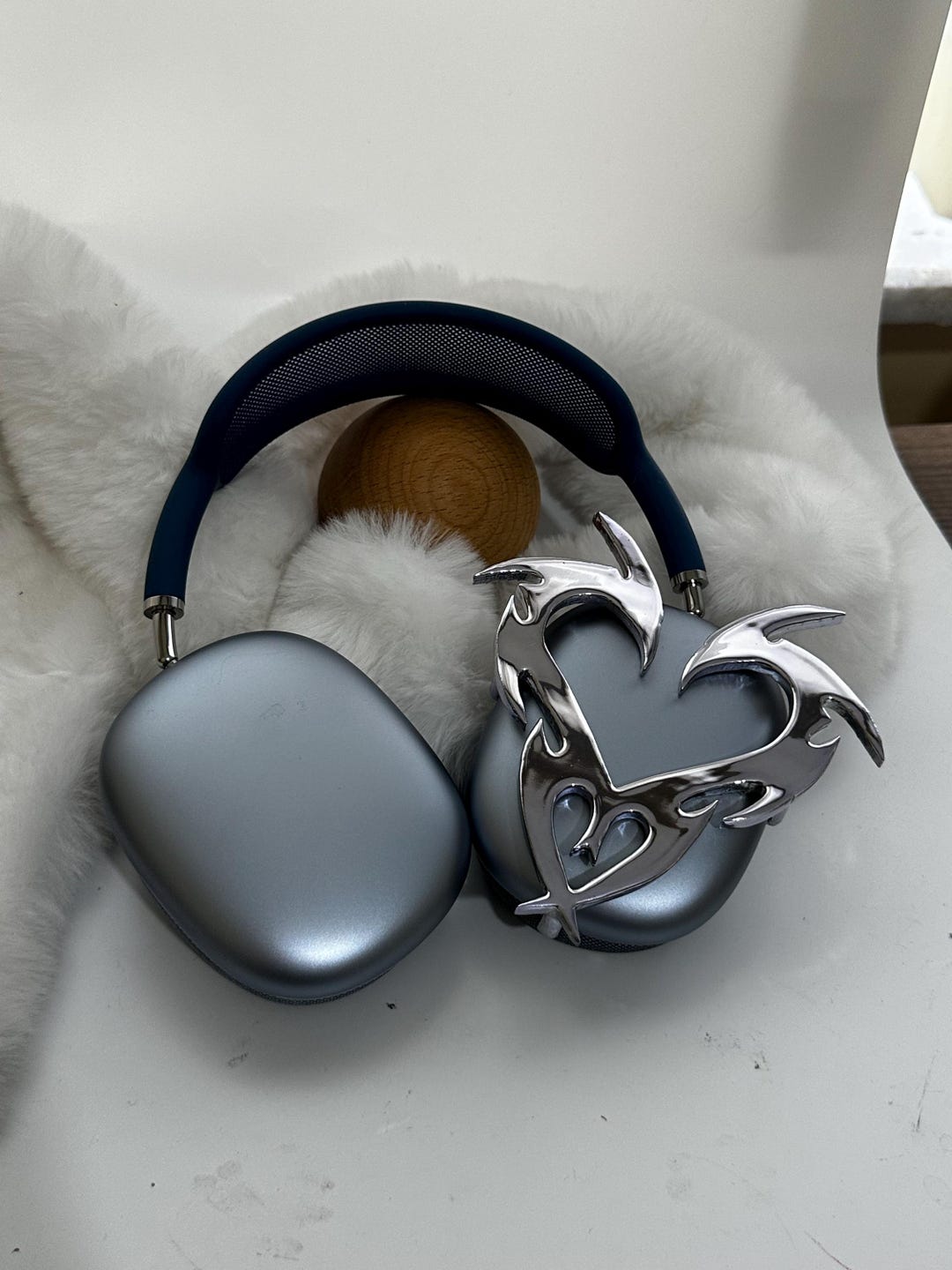 テックアクセサリー Mademoment fluffy heart  design [hard AirPods case serie LIMITED EDITION Handmade 3D Heart AirPods Case – Casetales