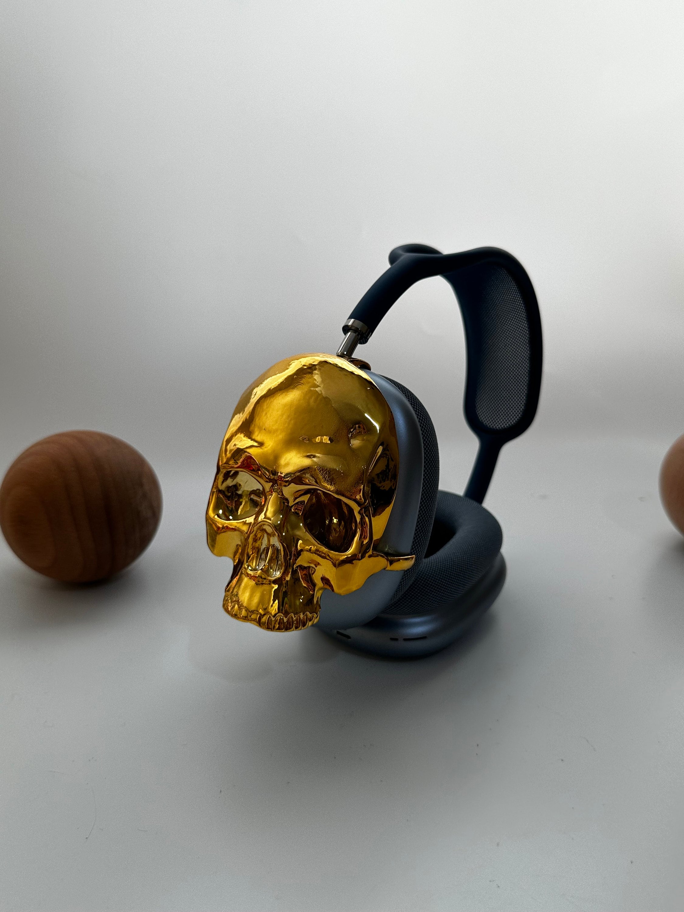 3D Printed 'skeleton Head' Airpods Max Attachment: Glossy
