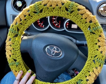 Crochet Daisy Steering Wheel Cover!
