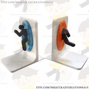 Portal de videojuegos, soporte para libros o soportes para juegos