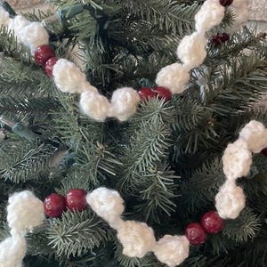 15-Foot Crocheted Popcorn & Cranberry Christmas Garland; Rustic Holiday Decor, Christmas Tree Ornaments