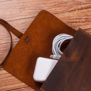 Custodia per caricabatterie per MacBook in vera pelle fatta a mano, supporto per caricabatterie per MacBook, copertura per caricabatterie per MacBook, borsa per organizer per cavi per laptop, spazio per mouse