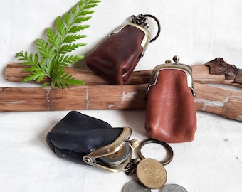 Llavero de cuero, soporte para auriculares, regalo de Navidad, mini estuche con cierre de beso, colgantes para bolsos, monedero, mini llavero, llavero para mujer