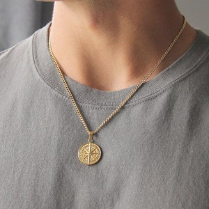 Men's gold compass pendant necklace stainless steel - Boutique Wear RENN