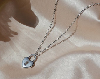 Dainty silver heart padlock pendant necklace for women / stainless steel non tarnish necklace / heart lock charm necklace /girlfriend&#39;s gift