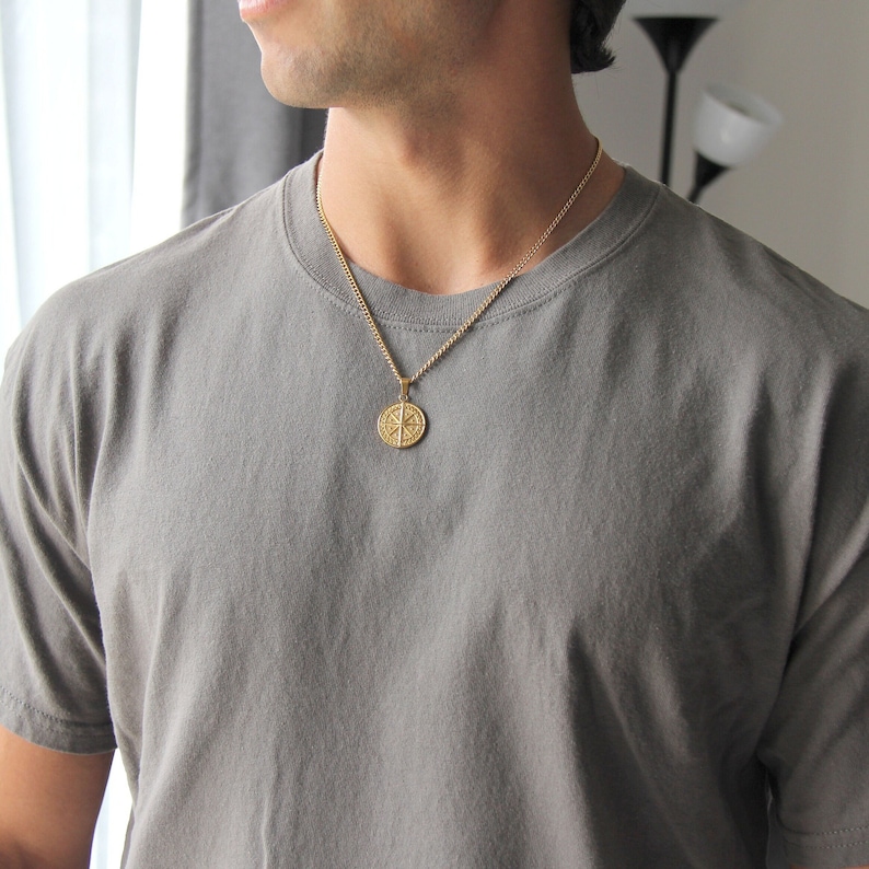 Men's gold compass pendant necklace stainless steel - Boutique Wear RENN