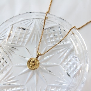 Gold Coin Pendant Rope Box Chain Necklace For Men or Women - Necklace - Boutique Wear RENN