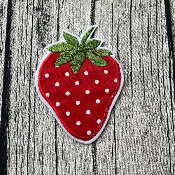 Aufnäher Erdbeere Badge Bügelbild Applikation Erdbeerchen Beere