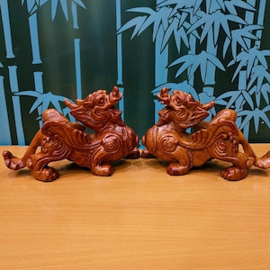 Chinese Feng Shui Lucky Pair of Pixiu  Wooden Sculpture A Pair Fengshui Animal Pixiu Attract Wealth Old Chinese Dynasty Wooden Pi Xiu Statue
