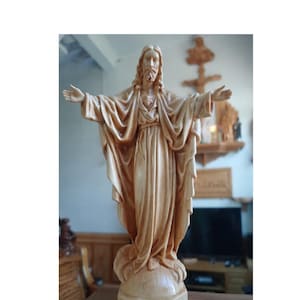 Statue of Christ The King Made By Beech Wood 15 Cm Height, Jesus Ascension of Christ Sculpture Statue, The Ascension Of Christ Statue