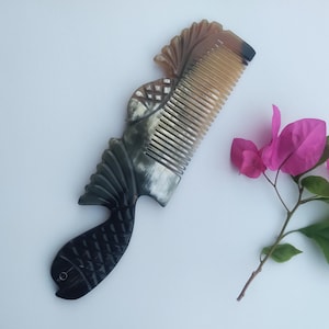 Hahanco Handgefertigter Phoenix Gravierter Büffelhornkamm, Vintage Massage-Haarbürste, natürlicher Kamm aus lockigem Horn, antistatischer Naturkamm