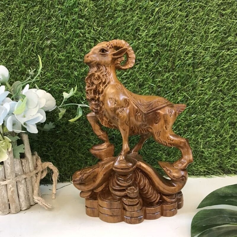木製の山羊の像｜風水インテリア - Etsy 日本