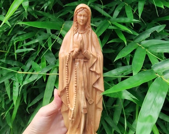 Estatua de madera de la Virgen María orando con las manos entrelazadas, Estatua de la Virgen Nuestra Señora María, Estatua de la Madre de Dios Jesucristo, Arte Católico