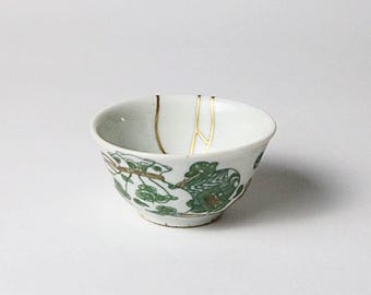KINTSUGI – Ciotola da tè a forma di martello portafortuna con delicate decorazioni dorate | Adatta al contatto con gli alimenti