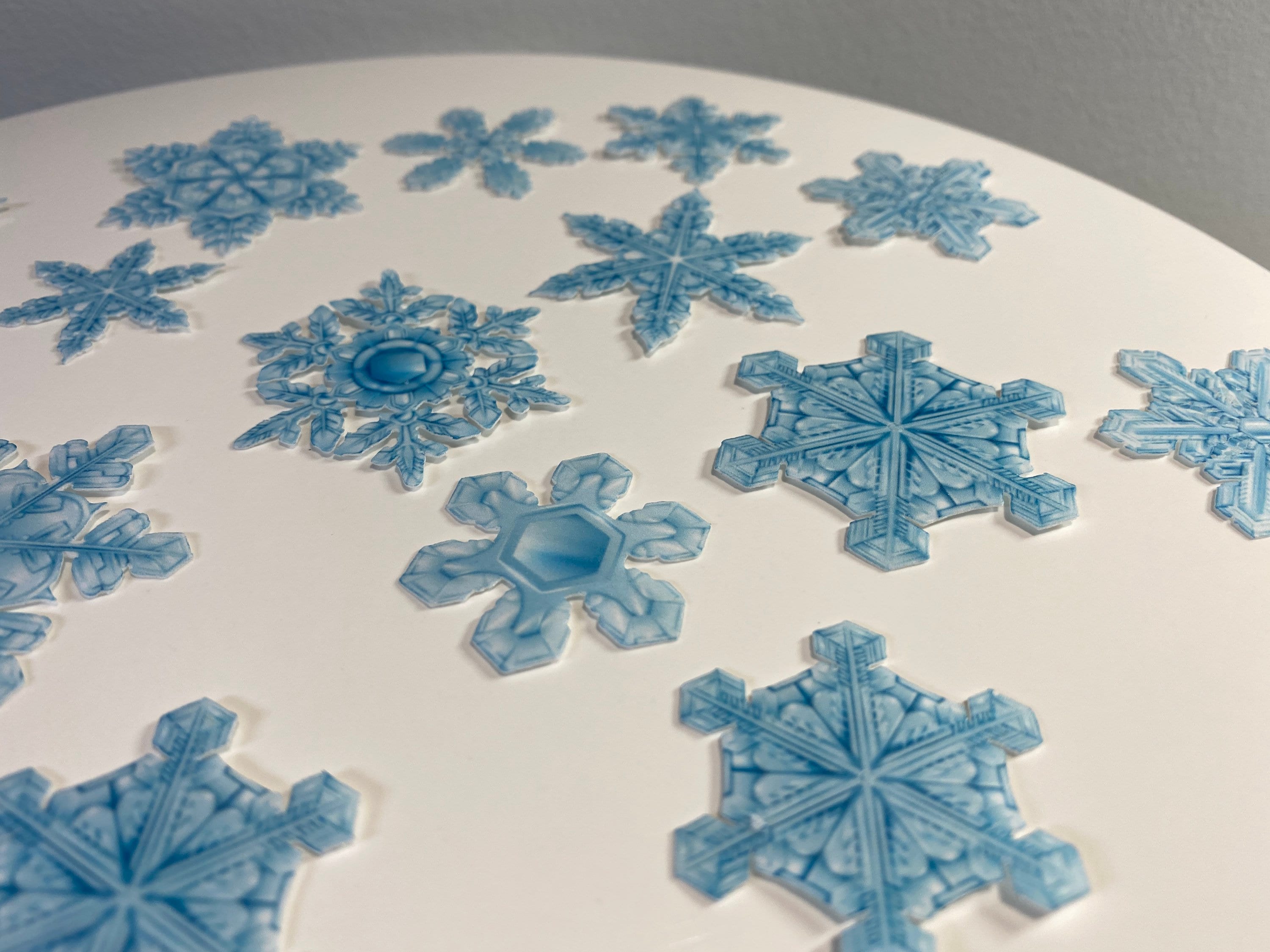 Edible Snowflake Cake Toppers: Pre-cut Winter Wafer Decorations - Etsy