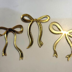 Ciondolo con fiocco in acrilico - Decorazioni per torte fatte a mano - Topper per torta di compleanno personalizzato