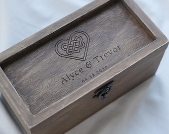 Caja de recuerdos de madera personalizada, decoración para ceremonia de matrimonio celta, cajas de recuerdos de boda vikinga, regalo personalizado con monograma de pareja para novia