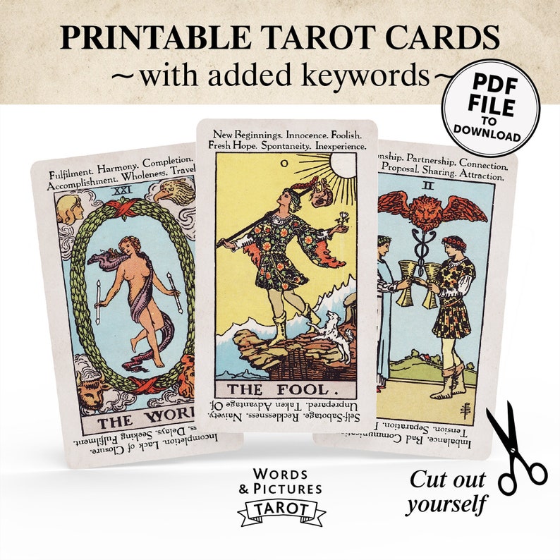 K&ouml;nnte beinhalten: Druckbare Tarotkarten mit zus&auml;tzlichen Schl&uuml;sselw&ouml;rtern. Die Karten zeigen farbenfrohe Illustrationen und Text. Die Karten Der Narr, Die Welt und Die Liebenden sind abgebildet. Die Karten sind zum Ausschneiden bereit.