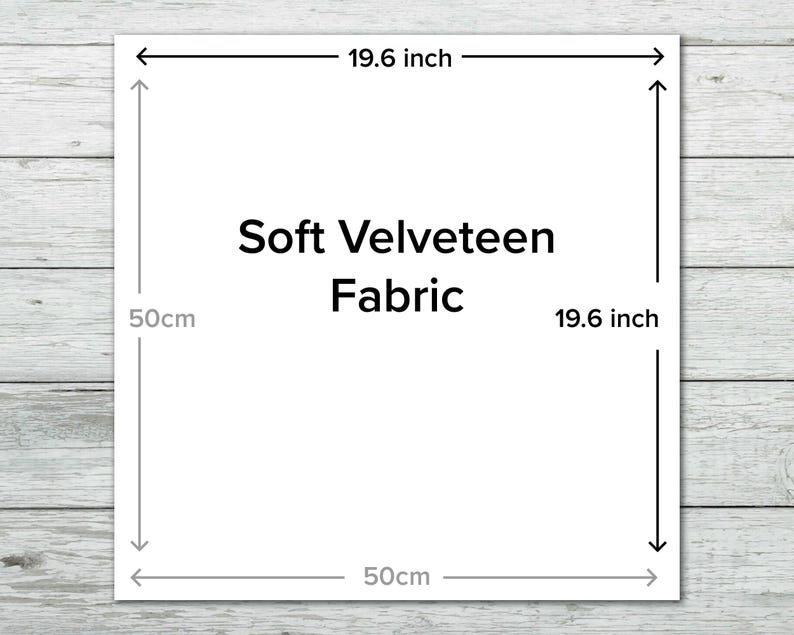 Puede incluir: Un cuadrado blanco con l&iacute;neas negras que delimitan un cuadrado de 19,6 pulgadas por 19,6 pulgadas. El texto "Soft Velveteen Fabric" est&aacute; en el centro del cuadrado. El texto "50cm" est&aacute; escrito en los lados izquierdo y derecho del cuadrado.
