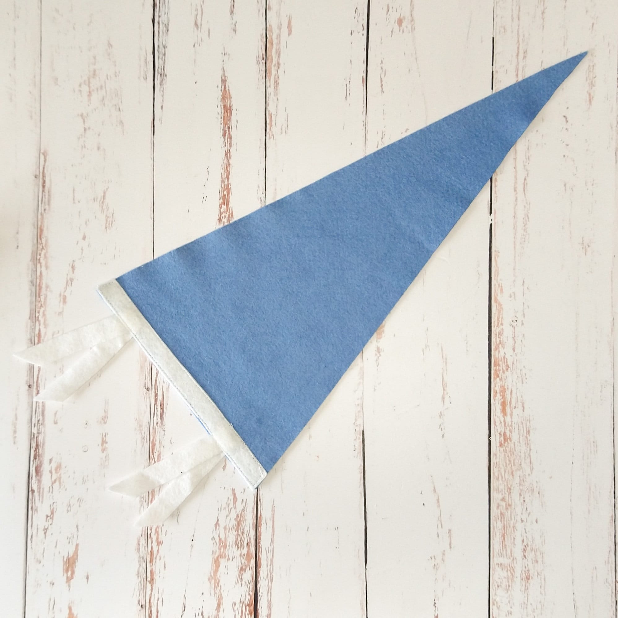FANION WIMPEL PENNANT BANDERIN 9x11cm RWD MOLENBEEK (BELGIQUE