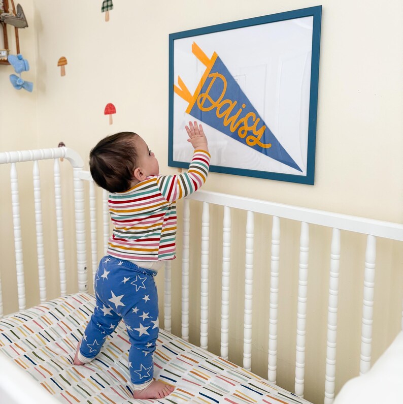 Fanion personnalisé avec prénom : Panneau personnalisé pour enfants et bébés, en feutrine de laine mélangée | 23 x 46 cm image 2