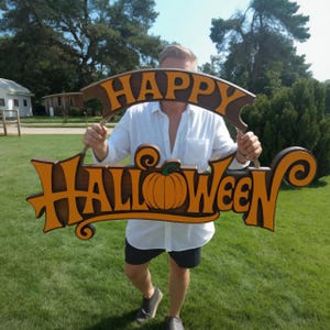 Vintage Wooden Happy Halloween Sign with Pumpkin Design for Front Porch Wall or Party Decoration