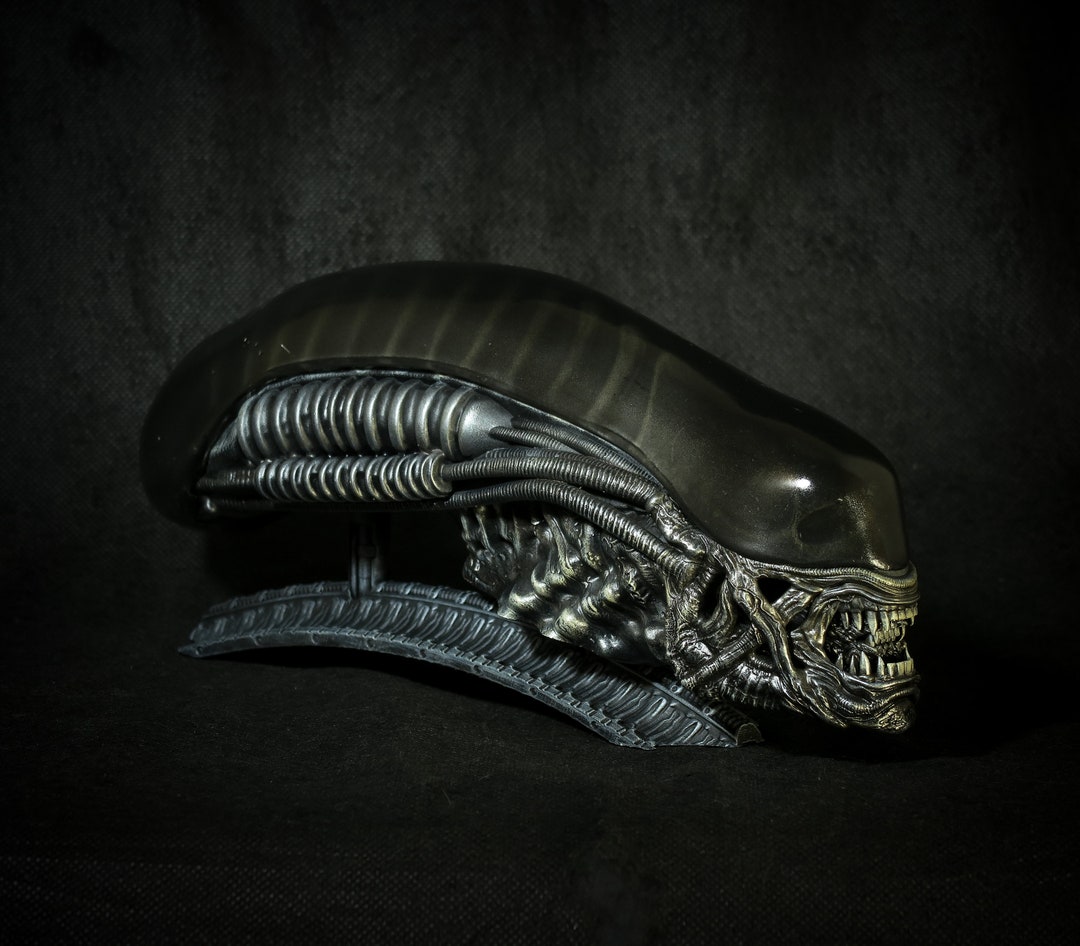 Xenomorph Alien Display Piece With Removable Translucent Dome - Etsy, image size:1080x946