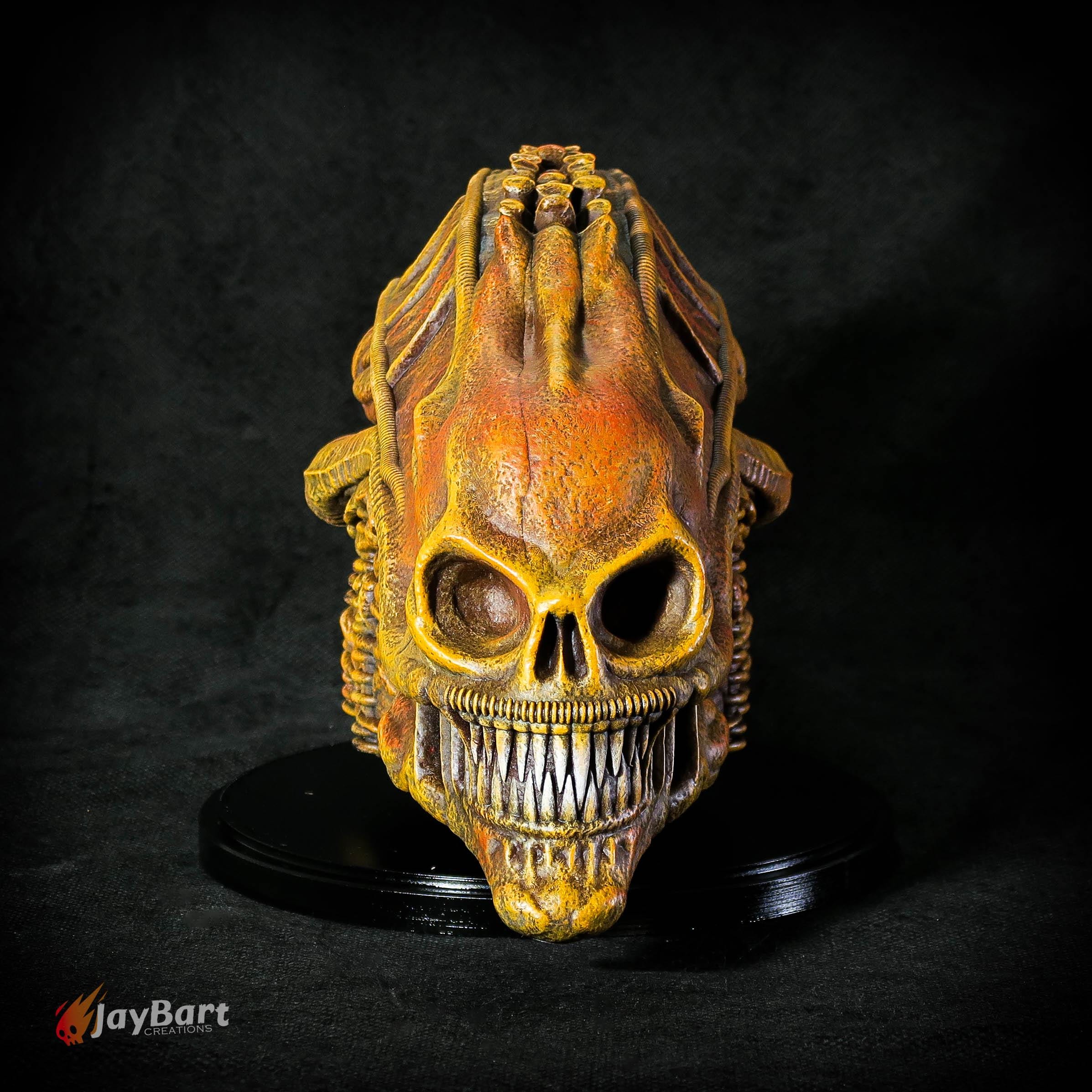 ゼノモーフ スカル バスト – 手描きエイリアンディスプレイ | 樹脂製像