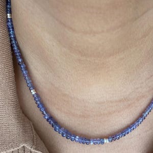 Natuurlijke tanzaniet gladde rondelle kralenketting, exotische tanzaniet edelsteen en sterlingzilveren kralenketting, paarse sierlijke edelsteen choker
