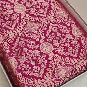 Dual Tone Hot Pink Banarasi Handloom Reine Katan Seide Gold Zari Tanchoi Brokat Saree | Seidenzeichen zertifiziert | Traditioneller indischer Saree