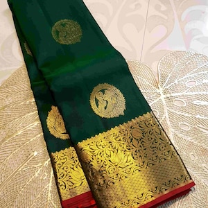Flaschengrün und Rot Kanchipuram Handloom 2G Gold Babyparty Korvai Silk Saree | Seidenzeichen zertifiziert | Kanchipattu