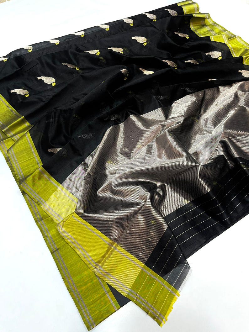 Black - Traditional Buta Handloom Zari Work Chanderi Silk Saree 21