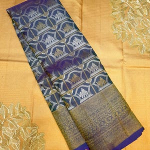 Dual Tone Peacock Blue Kanchipuram / Kanjivaram Handloom 2G Gold Zari Checks & Traditionelle Motive Brokat Pattu Seide Saree |Seide Mark zertifiziert