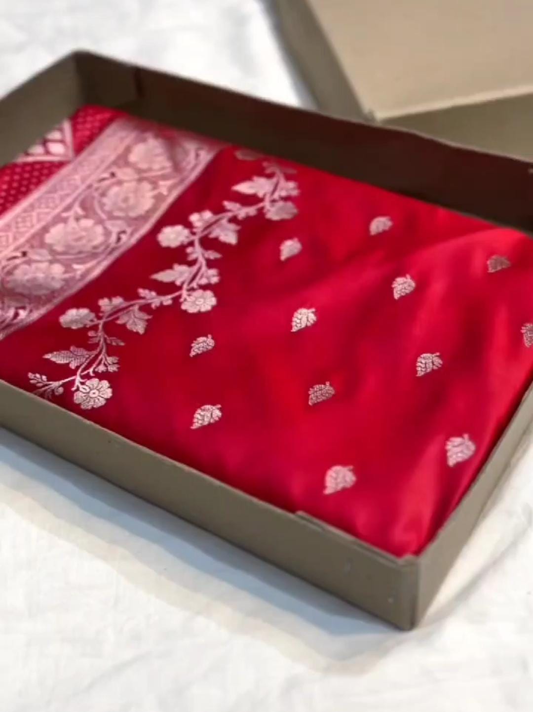 Red Banarasi Mashru Soft Silk Gold Zari Buttas Saree | Indian Traditional Party Saree | Bridal Saree