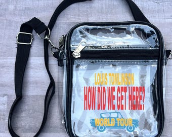 Gira "How Did We Get Here" 2026 • Artículos de fans de Tomlinson • Bolso bandolera transparente aprobado por el estadio • Bolso de concierto personalizado • Recuerdo