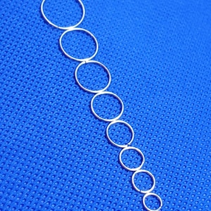 Nose Hoop. nose ring. huggie hoop. helix hoop. cartilage hoop. Thickness 0.64mm22 Gauge. Inner Diameter 5mm,6mm,7mm,8mm,9mm,10mm Bild 7