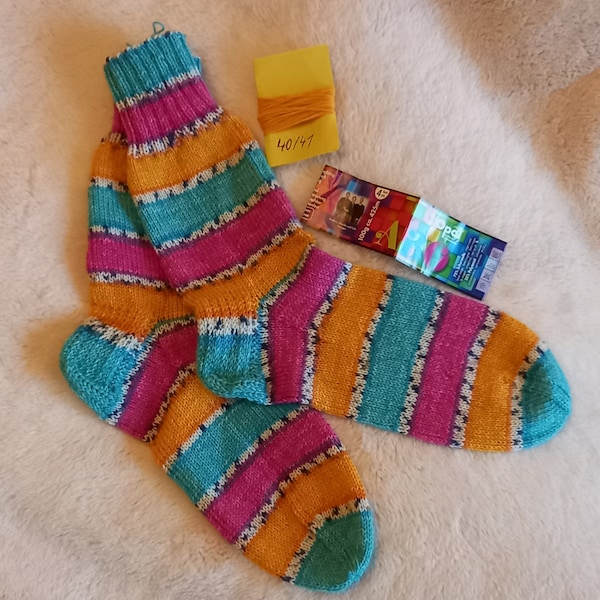 Selbstgestrickte Socken Größe 40-41