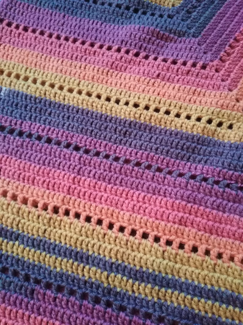 Self-crocheted women/'s poncho made of warm wool